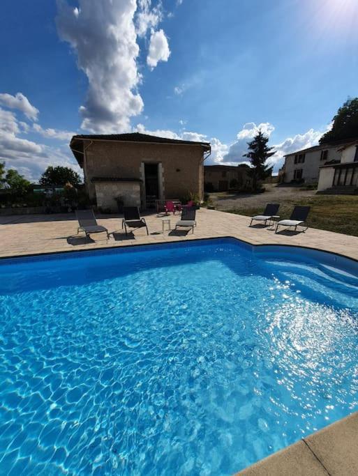 French Farmhouse Retreat With Pool & Superb Views. Blanzac  Extérieur photo