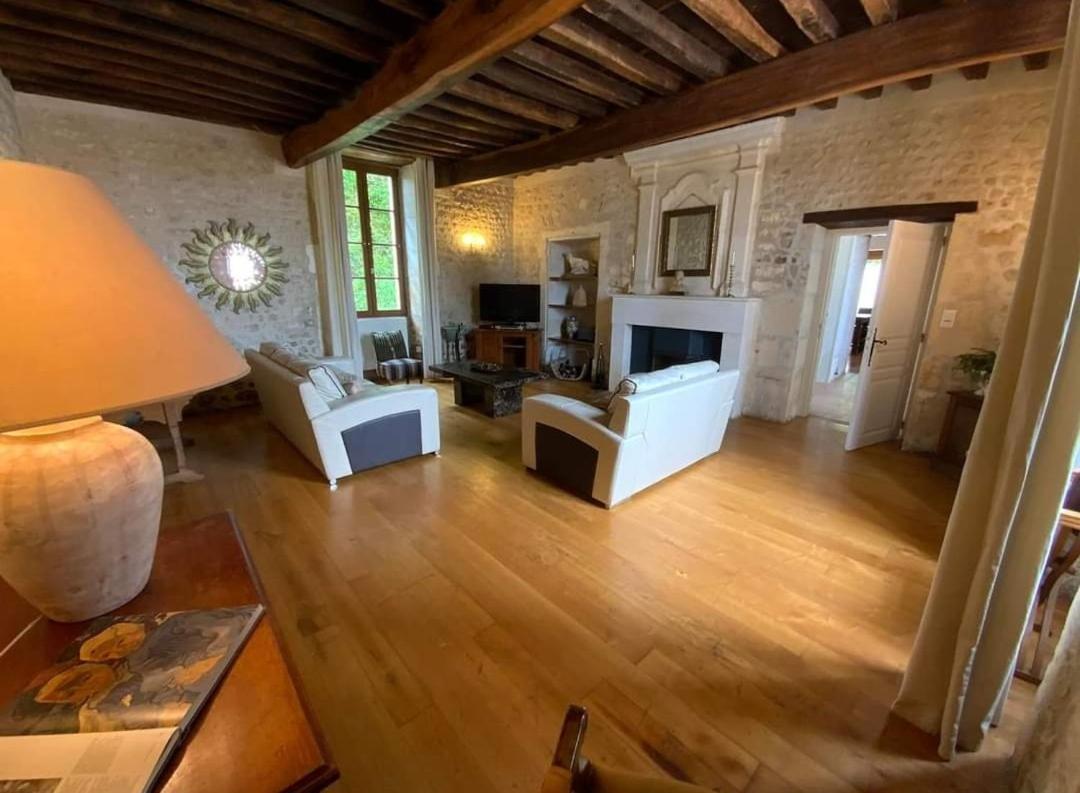 French Farmhouse Retreat With Pool & Superb Views. Blanzac  Extérieur photo