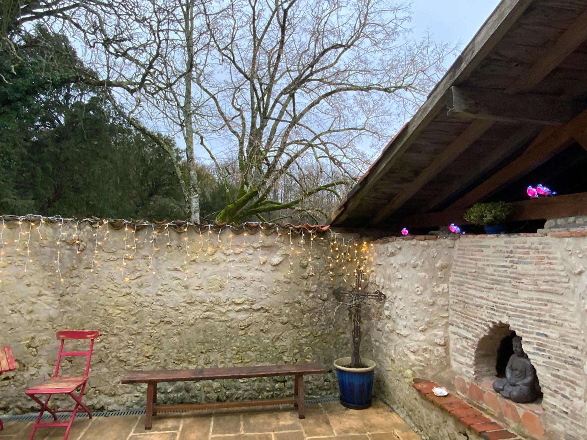 French Farmhouse Retreat With Pool & Superb Views. Blanzac  Extérieur photo